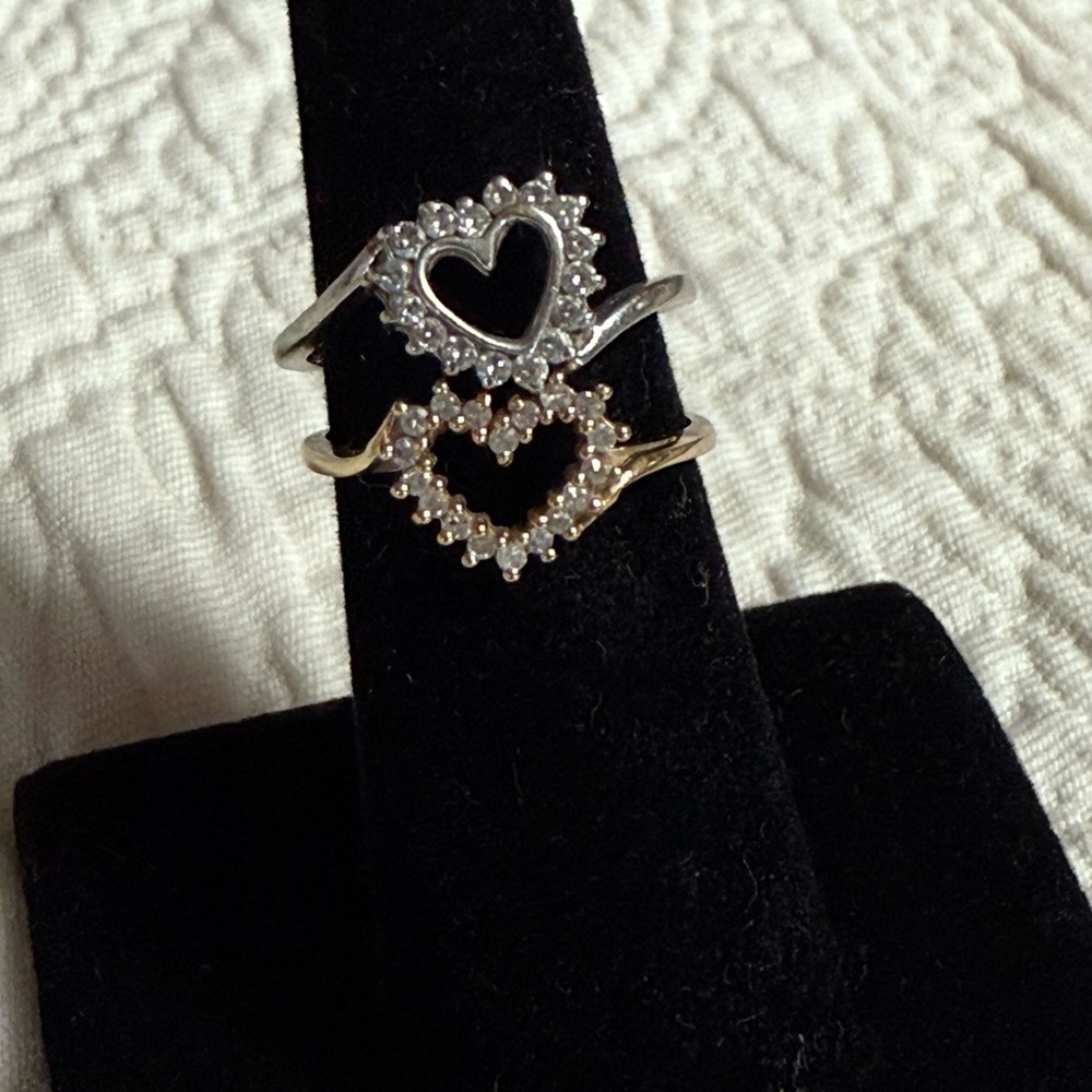 Set of 2 heart shaped rings